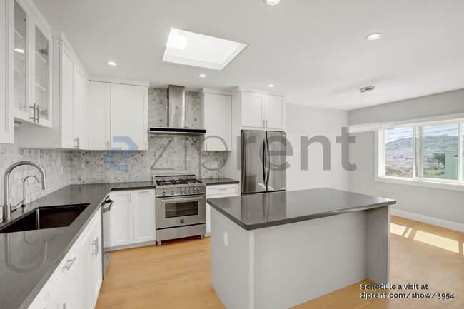 Building Photo - 54 Marston Ave