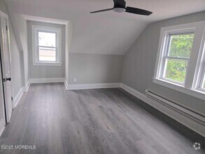 Building Photo - 168 Chelsea Ave