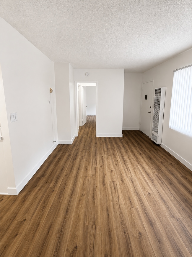 Interior Photo - 4011 W. 129th Street