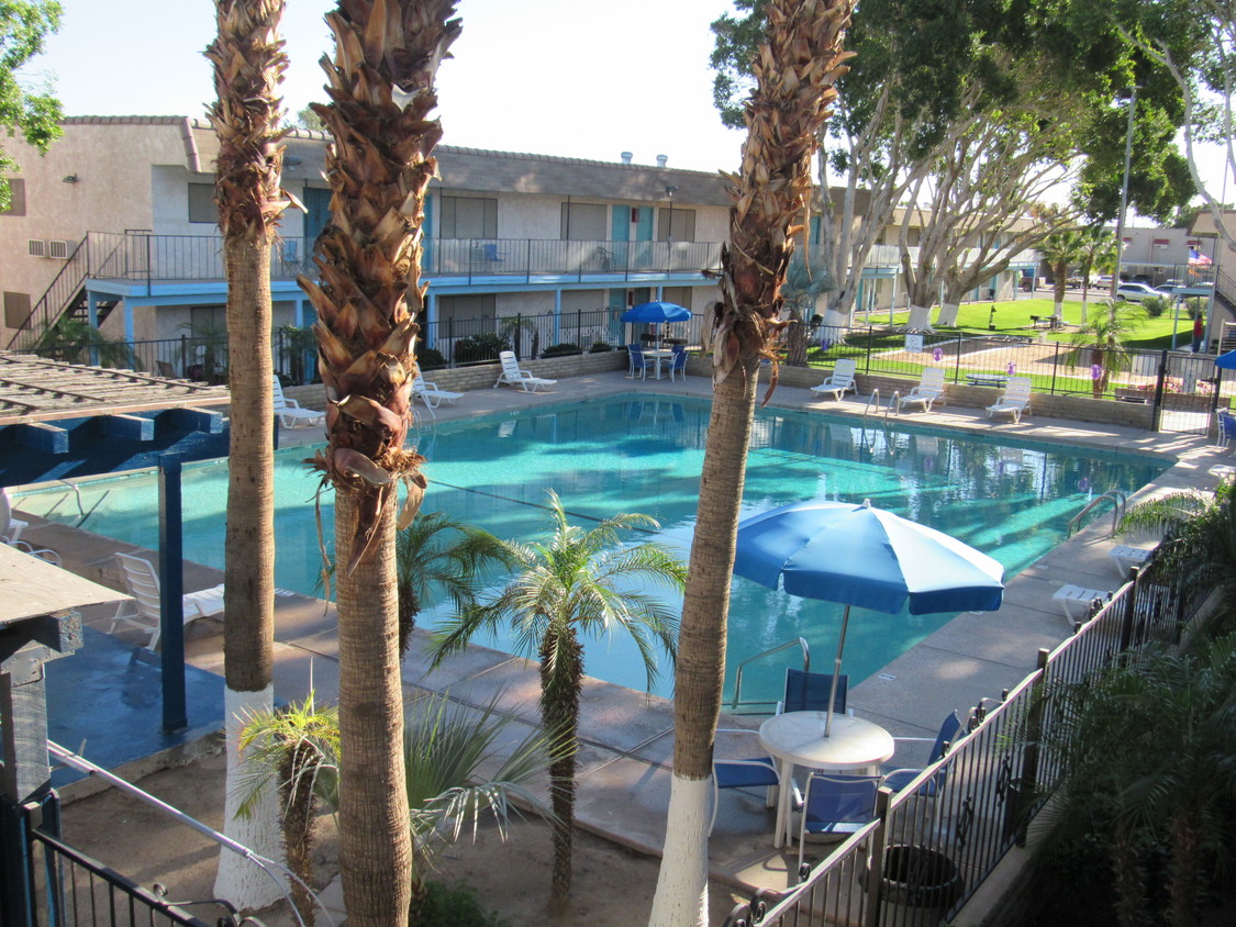 Primary Photo - Beach Club Apartments