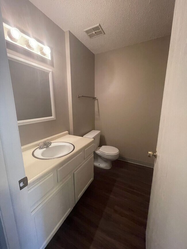 Foto del edificio - 2507 W 27th St