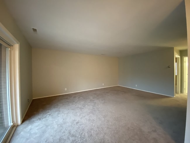 Living Room - 2500 Topsfield Rd