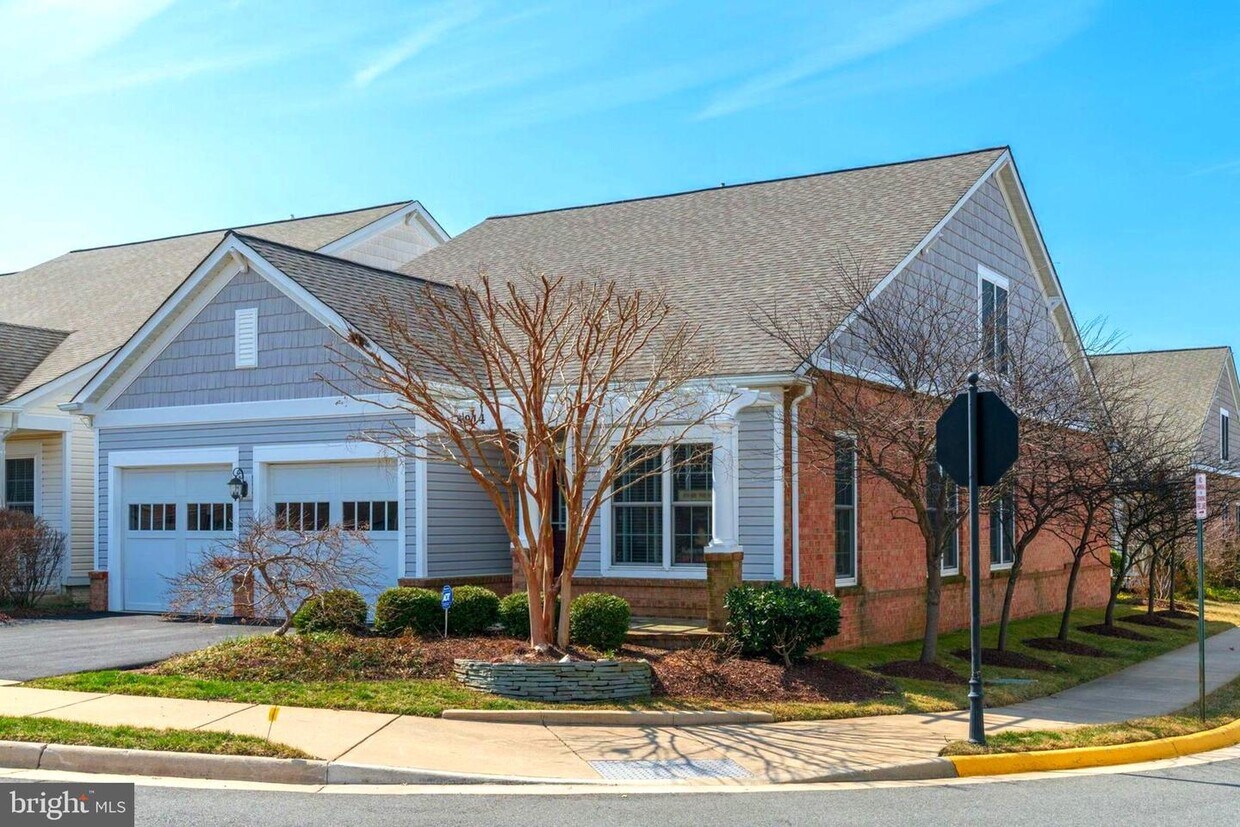 Foto principal - 8914 Pink Carnation Ct