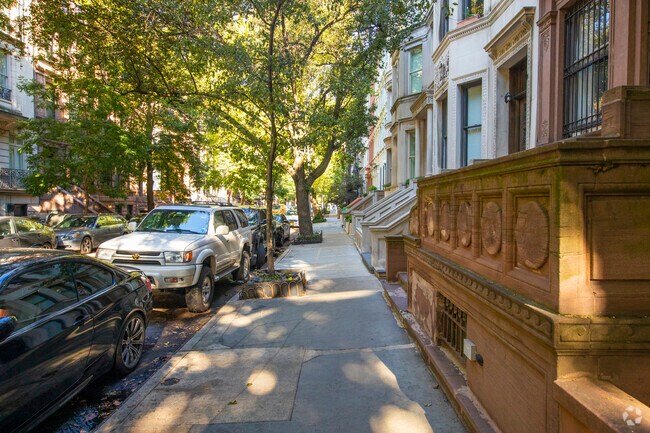 Foto del edificio - 112 W 73rd St