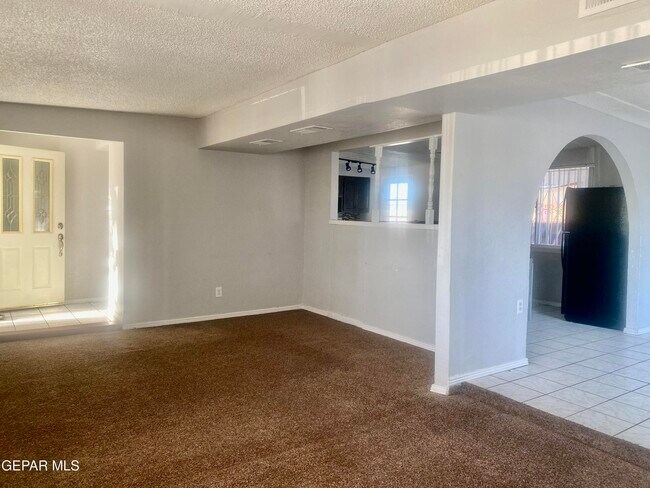 Building Photo - 8210 Marfil Dr