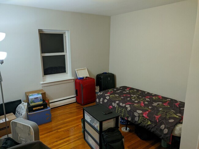 Foto del edificio - *AVAILABLE NOW* 2-Bed 1-Bath with Great Lo...