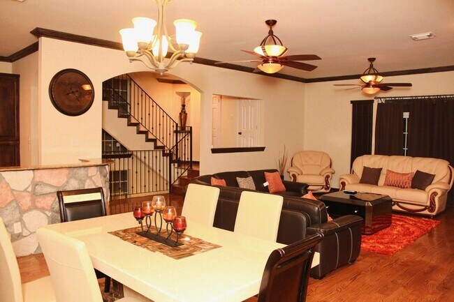 Building Photo - 3007 Falls At Fairdale