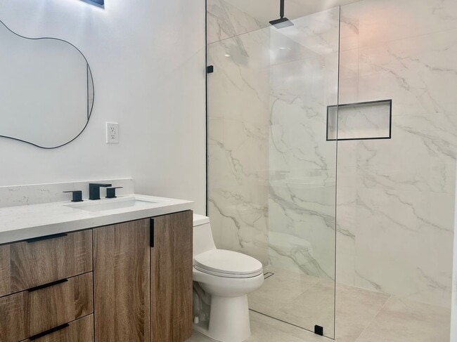 Foto del edificio - 5240 NE 17th Terrace