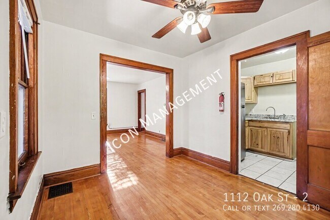Foto del edificio - 1112 Oak St