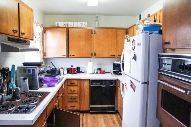Building Photo - 403 Berkshire Dr