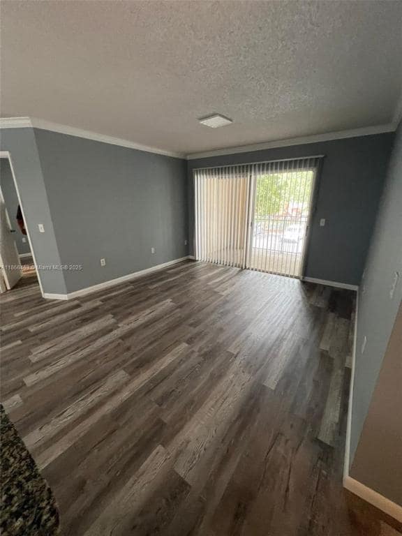 Foto del edificio - 2427 Centergate Dr