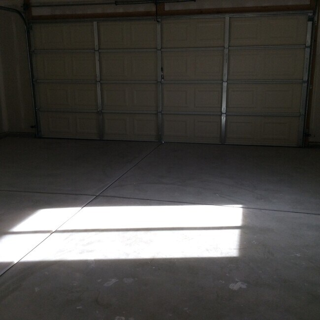 Foto del edificio - 541 N Douglass Dr