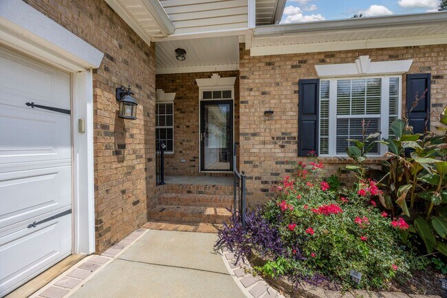 Building Photo - CUSTOM HOME IN CHAPIN'S DESIRABLE NEIGHBOR...