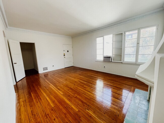 Foto del edificio - 5604 W 6th St