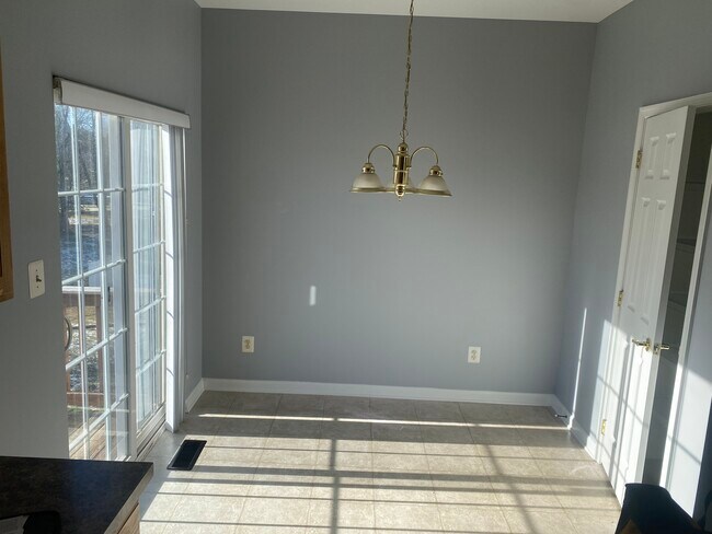 Foto del edificio - 4101 Strawbridge Ct