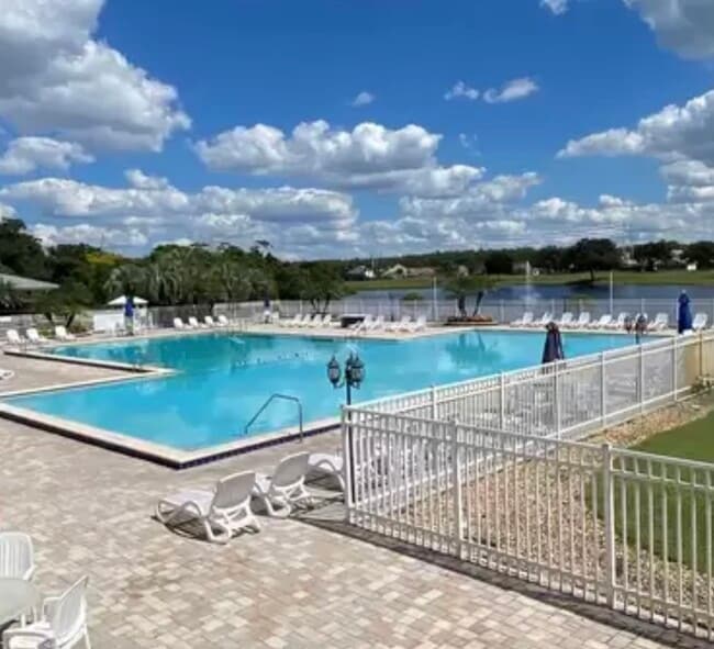 Foto del edificio - 3828 Southpointe Dr