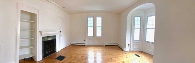 Building Photo - 126 Innis Ave