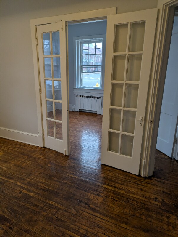 Foto del edificio - 102 S Maple Ave