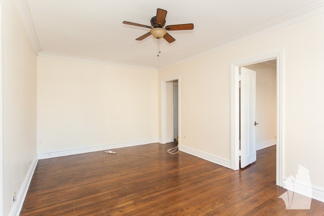 Foto del edificio - 540 W Briar Pl
