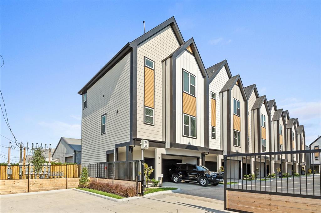 Foto principal - 5214 Pine Tree Dr