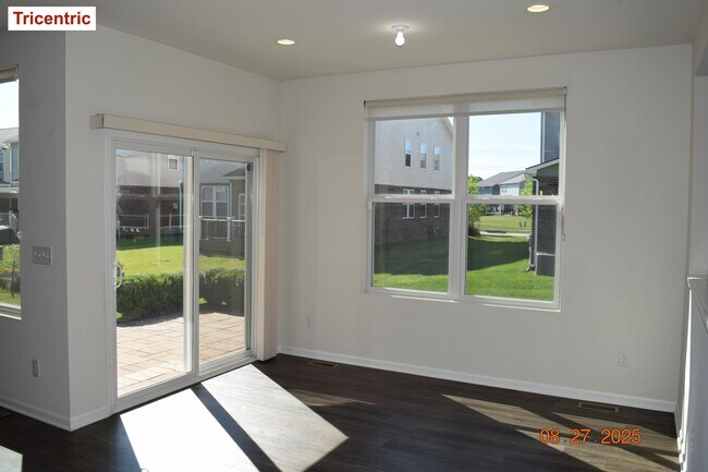 Building Photo - 49577 Shoreline Dr