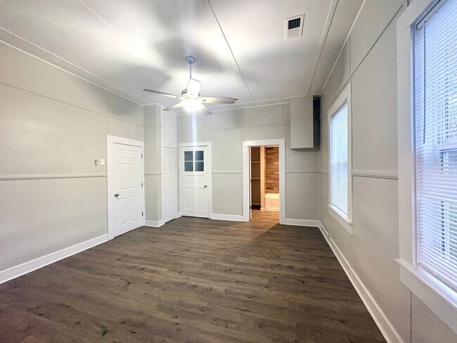 Foto del edificio - 8 4th St