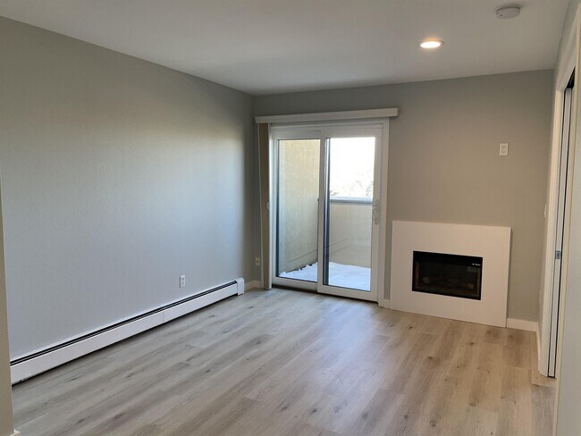 Foto del edificio - 2711 Mapleton Ave