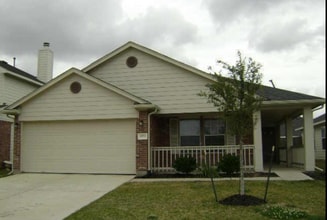 Building Photo - 19730 Cozy Cabbin Dr