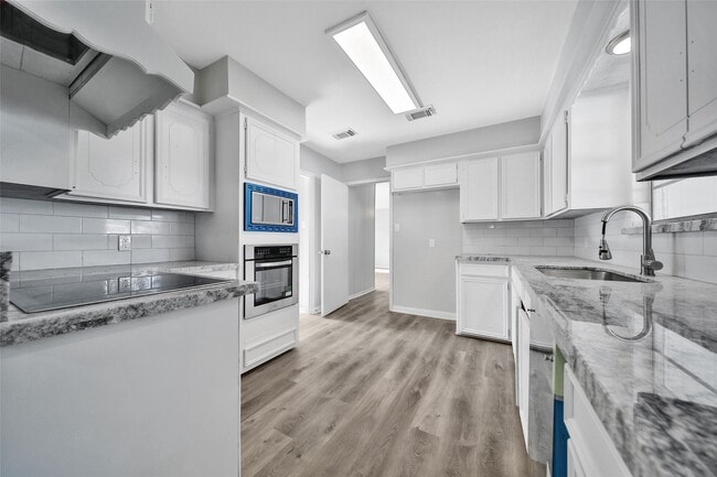 Foto del edificio - 13426 Balcrest Dr