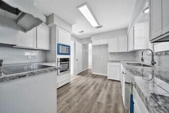 Building Photo - 13426 Balcrest Dr