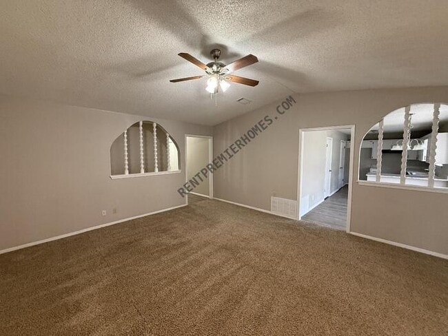 Building Photo - 1237 N Ironwood Pl