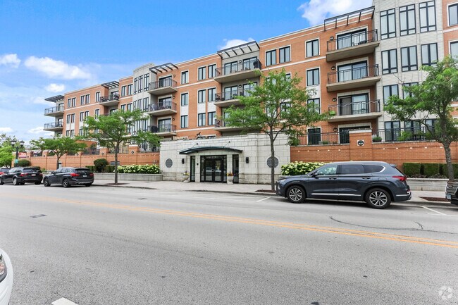 Building Photo - 135 S York St