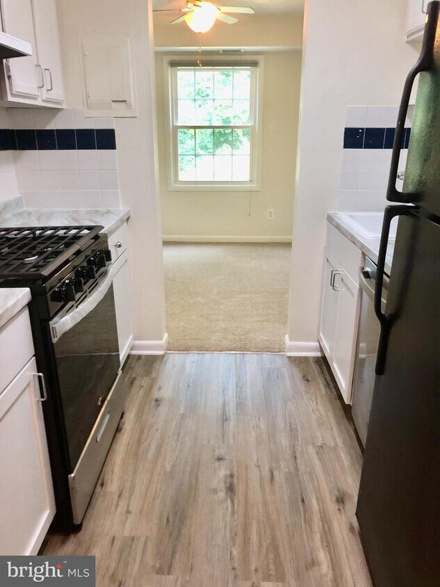 3874 Lyndhurst Dr Unit 101, Fairfax, VA 22031 Room for Rent in