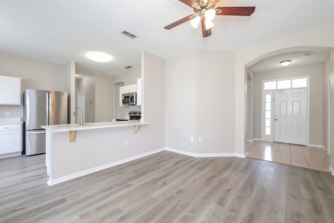 Foto del edificio - 556 Pinehurst Cove