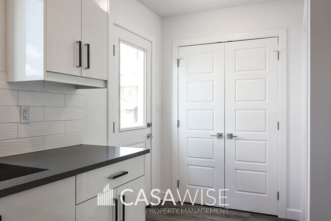 Building Photo - 6548-6175 175 Ave NW