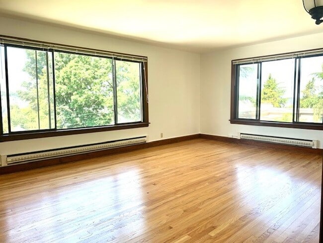 Interior Photo - Sir Lancelot Apartments