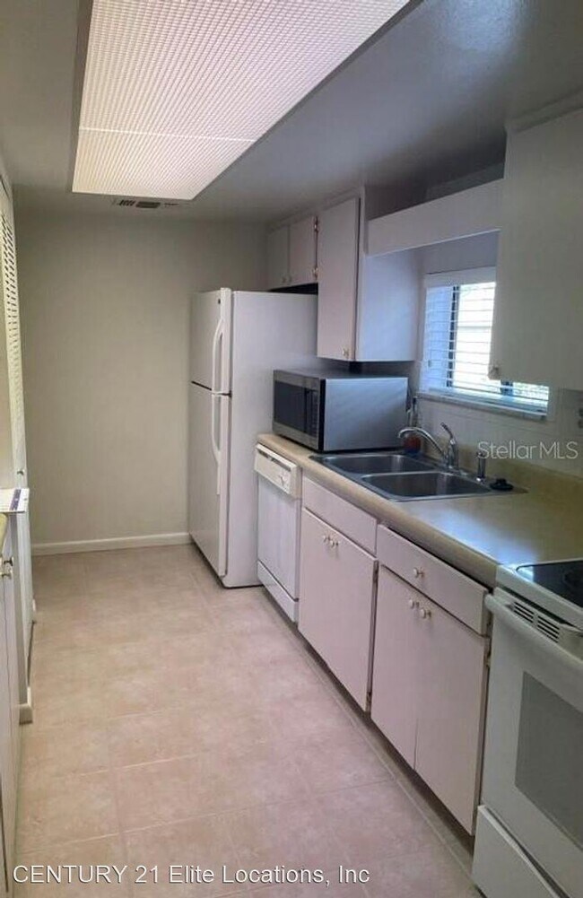 Foto del edificio - 2 br, 1.5 bath House - 8608 Lake Isle Dr