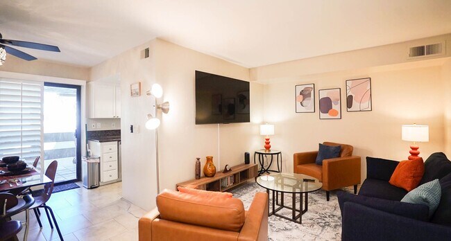 Foto del edificio - 5301 E Waverly Dr