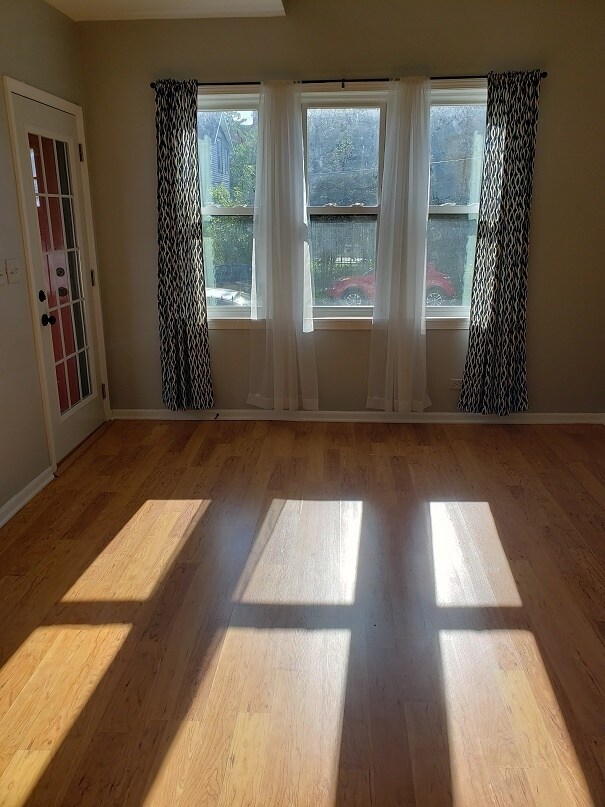 Living Room - 1855 N Mozart St