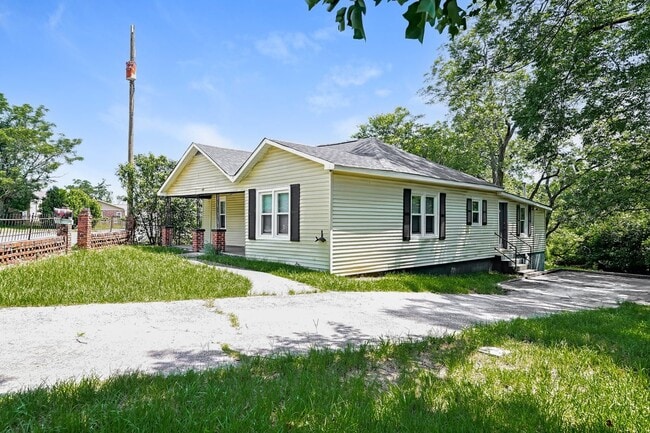 Building Photo - 5224 Ridgeway St