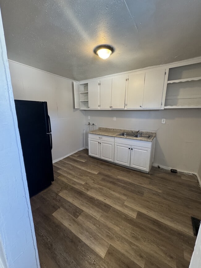 Building Photo - 1909 SE Pennsylvania Ave