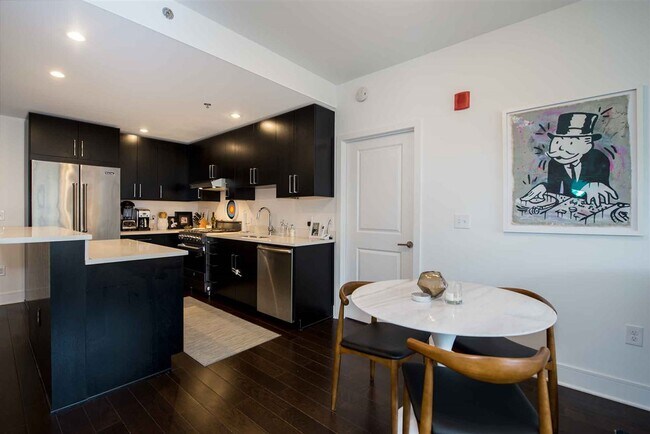 Foto del edificio - 1100 Maxwell Ln