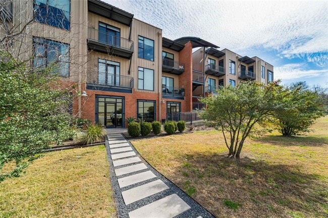 Foto del edificio - 2525 S Lamar Blvd