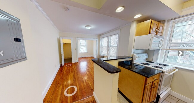 Building Photo - 35 Park Dr