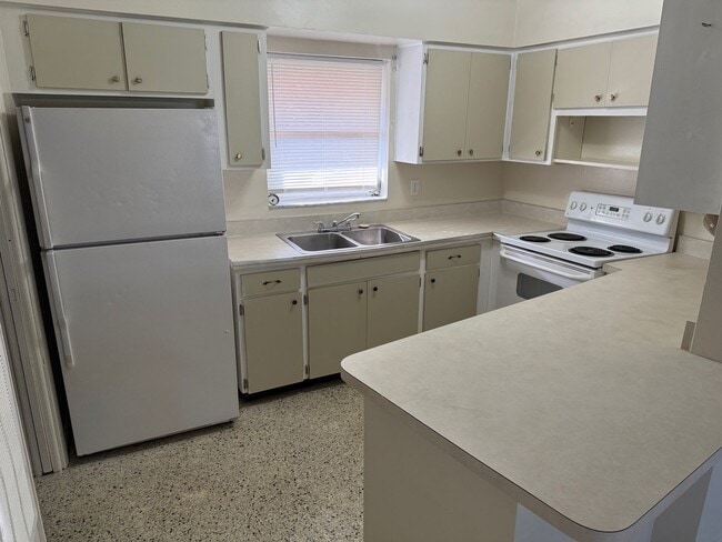 Building Photo - AFFORDABLE TWO BEDROOM SINGLE FAMILY HOME ...