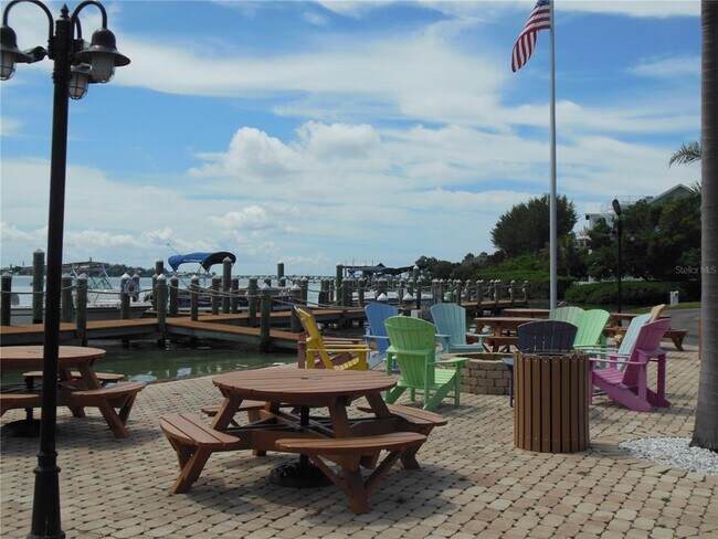 Foto del edificio - 2601 Gulf Dr N