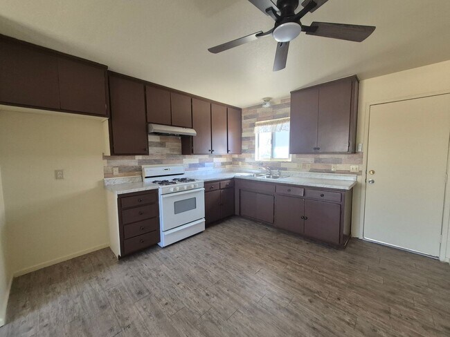 Foto del edificio - 61464 Desert Air Rd