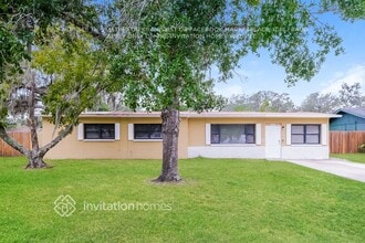 Building Photo - 8008 Pine Hill Dr