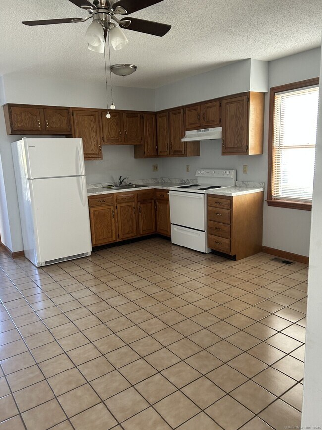 Foto del edificio - 176 N Cherry St