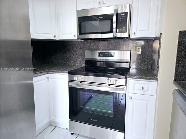 Foto del edificio - 365 NW 85th Ct